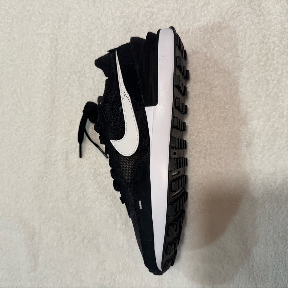 NEW IN BOX NEVER WORN Nike Waffle One